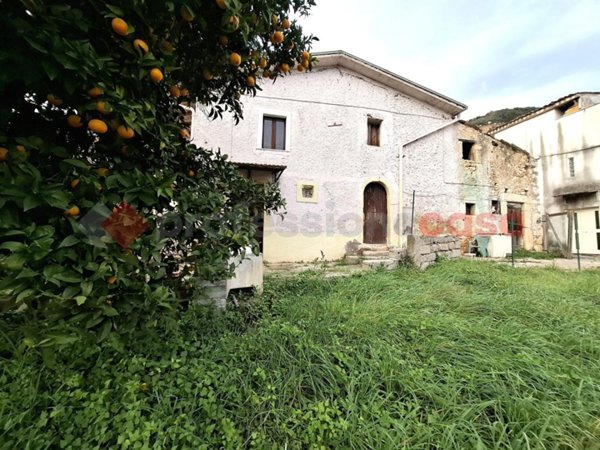 casale in vendita a Sora