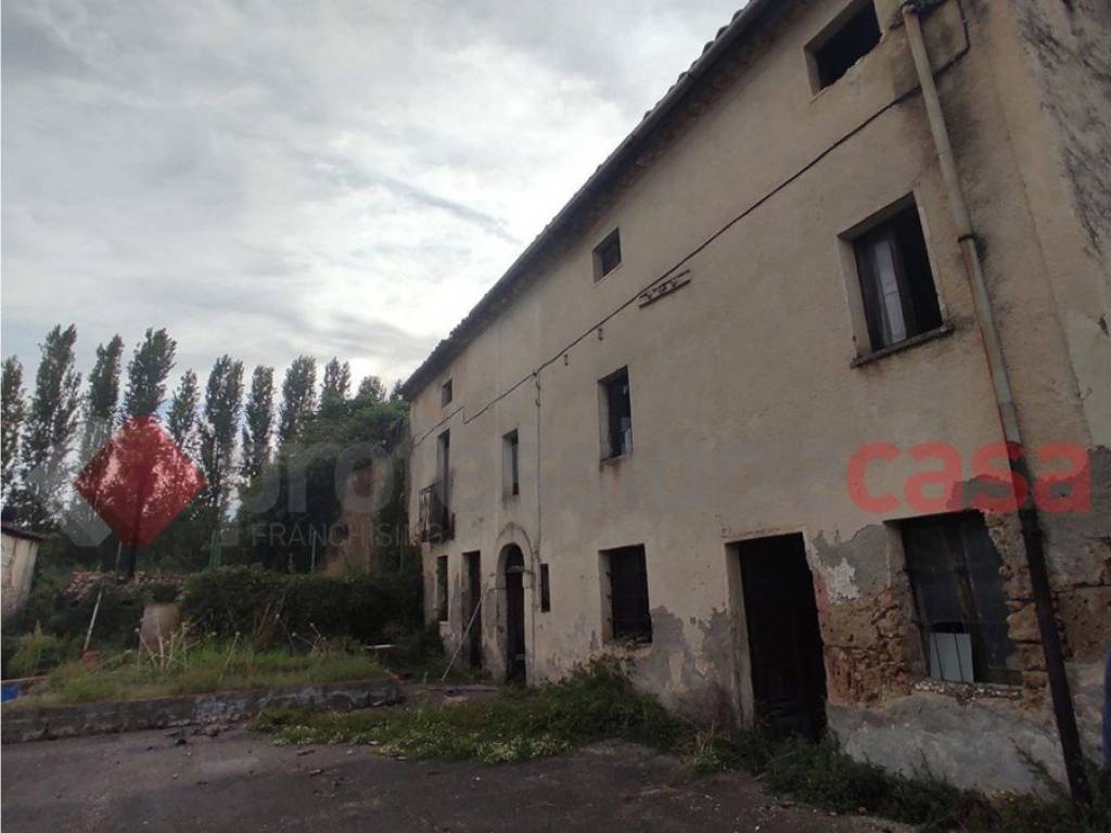 casa indipendente in vendita a Sora in zona Carnello