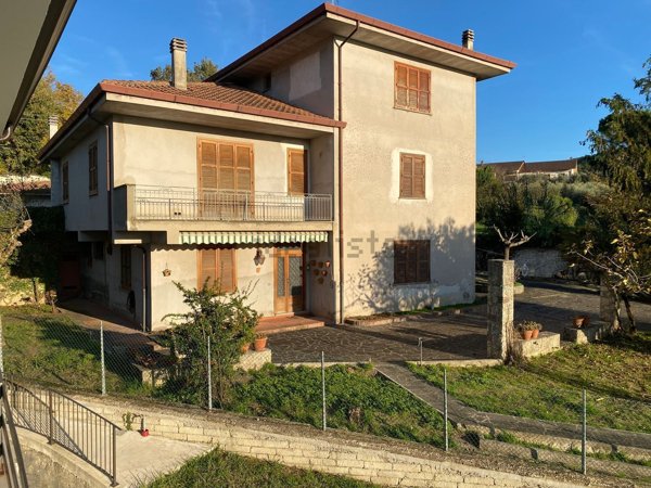 casa indipendente in vendita a Sora