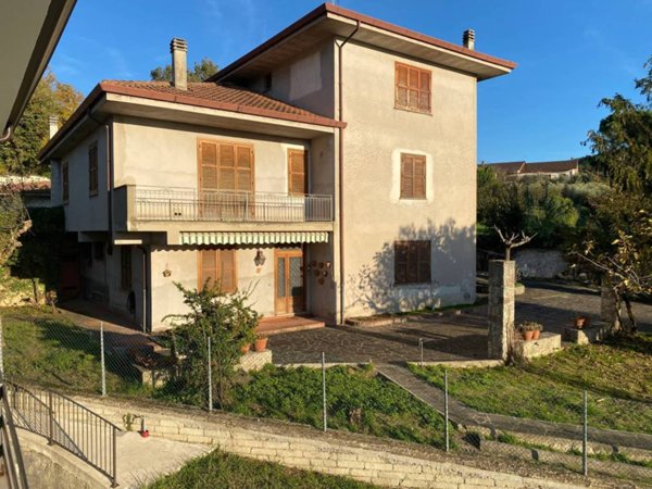 casa indipendente in vendita a Sora
