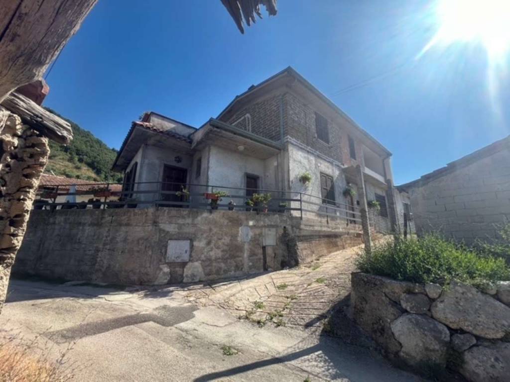 casa indipendente in vendita a Sora