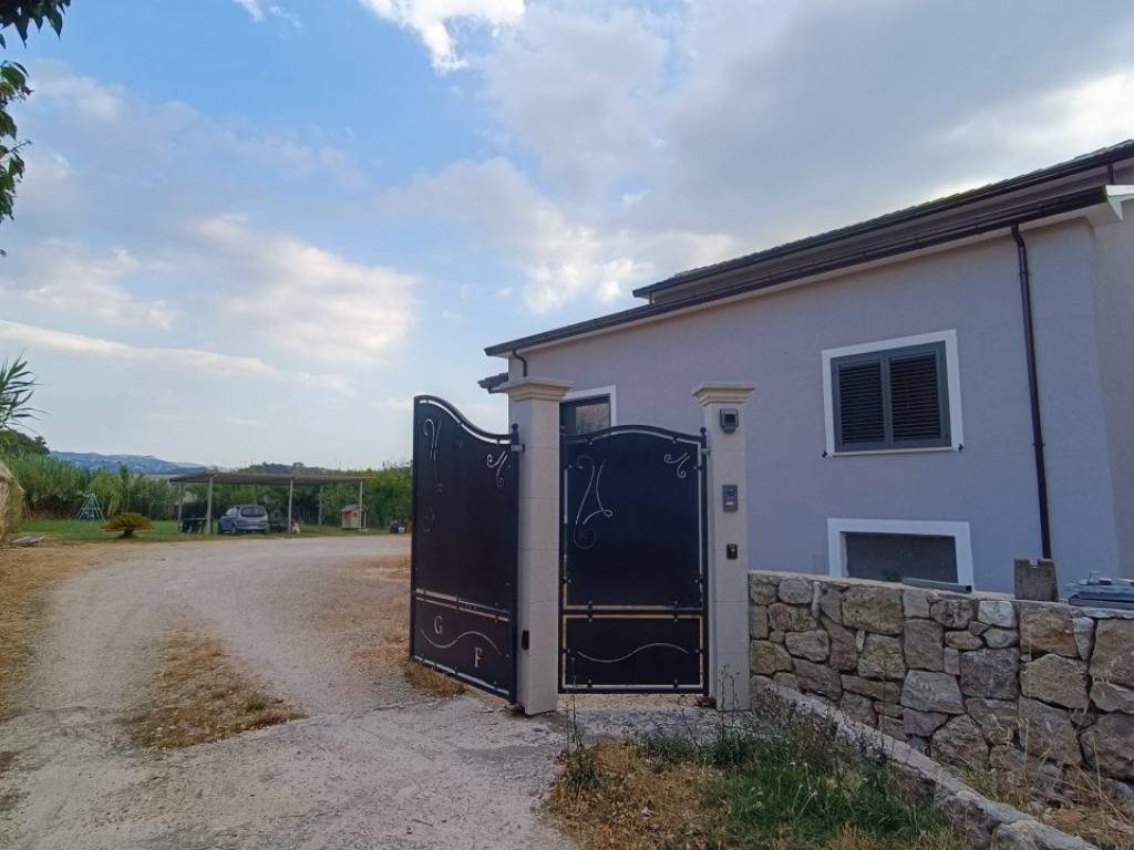 casa indipendente in vendita a Sora