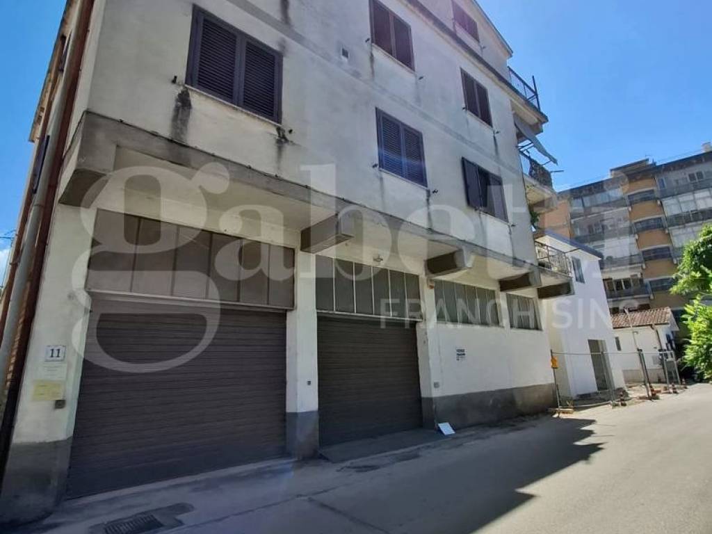 locale commerciale in vendita a Sora