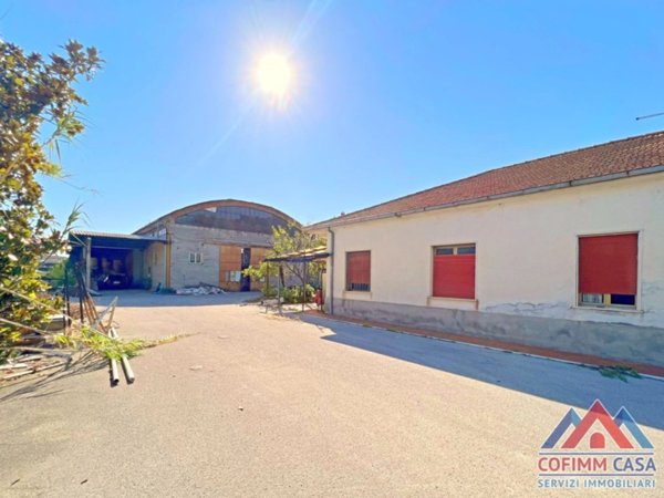 locale commerciale in vendita a Sora