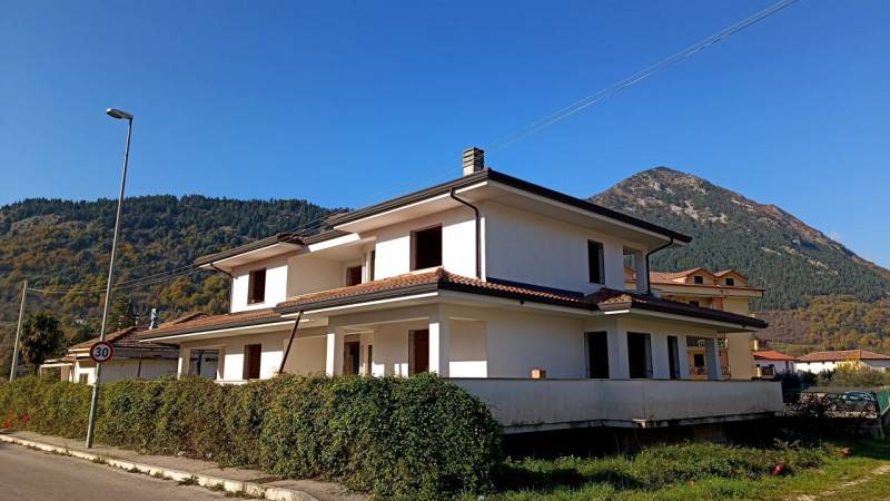 casa indipendente in vendita a Sora