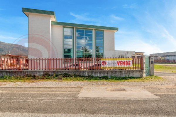 locale di sgombero in vendita a Sora