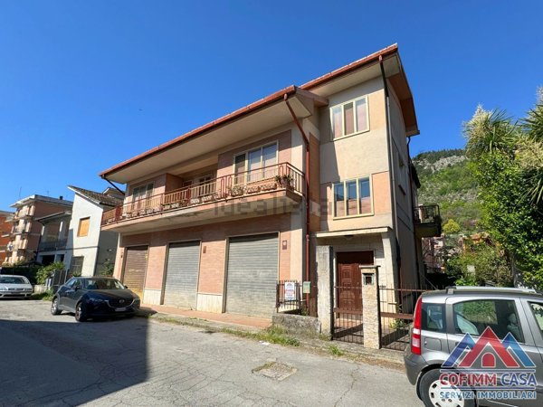 casa indipendente in vendita a Sora