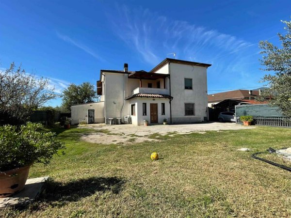 casa indipendente in vendita a Sora