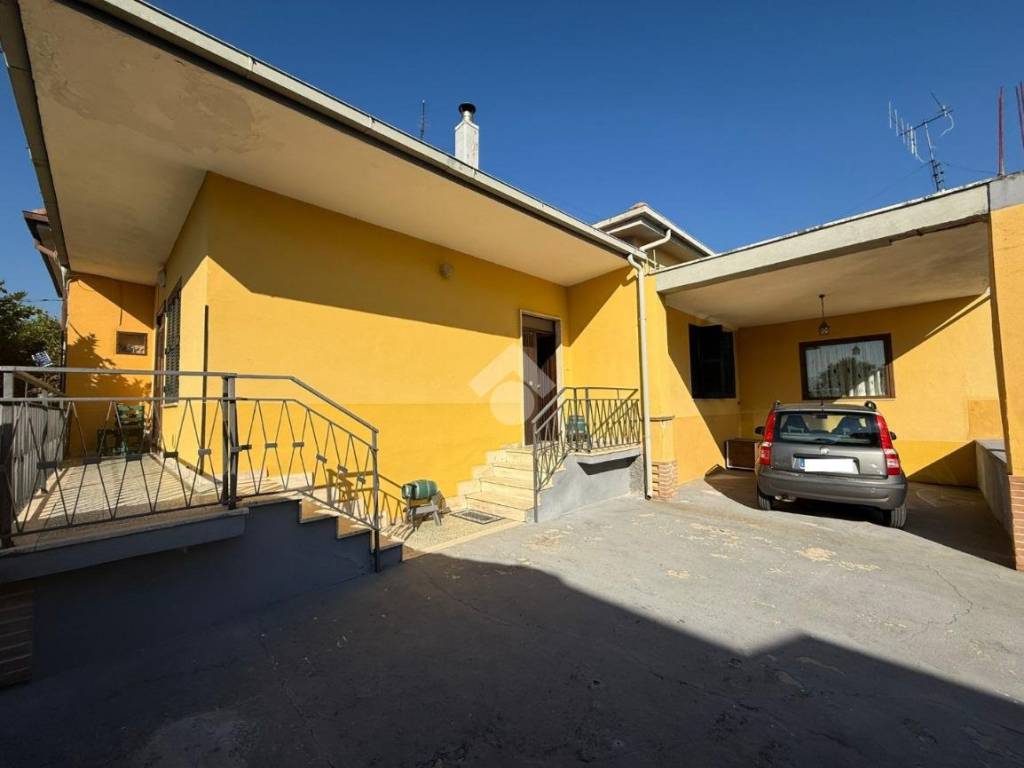 casa indipendente in vendita a Sora