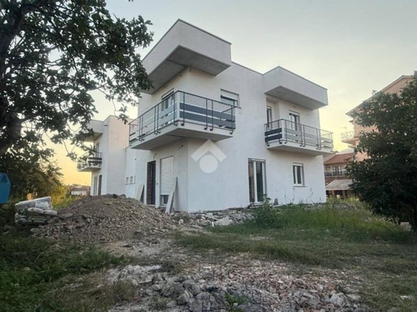 casa indipendente in vendita a Sora