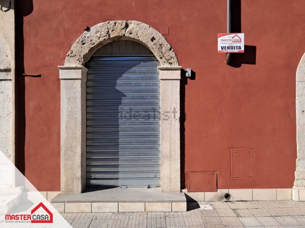 locale commerciale in vendita a Sora