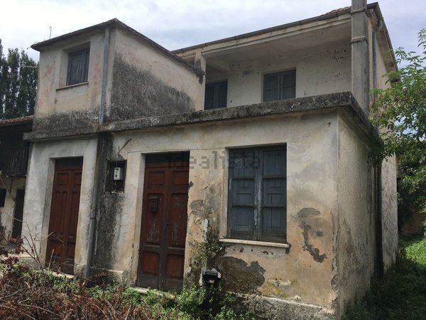 esavano in vendita a Sora