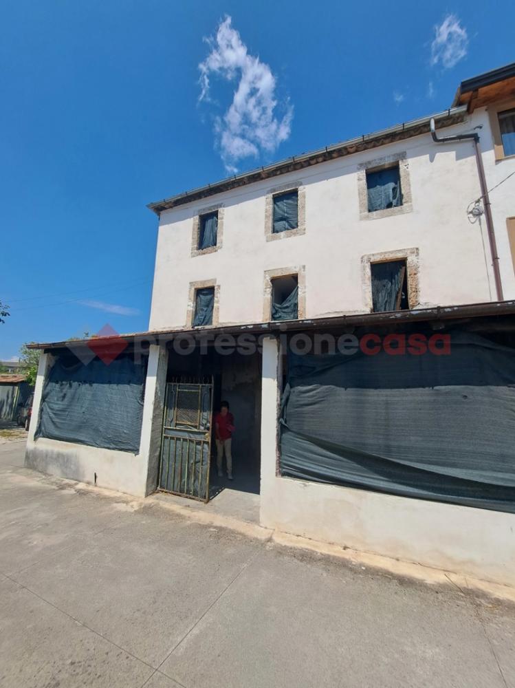 casa indipendente in vendita a Sora