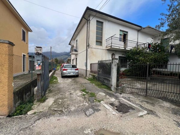 casa indipendente in vendita a Sora