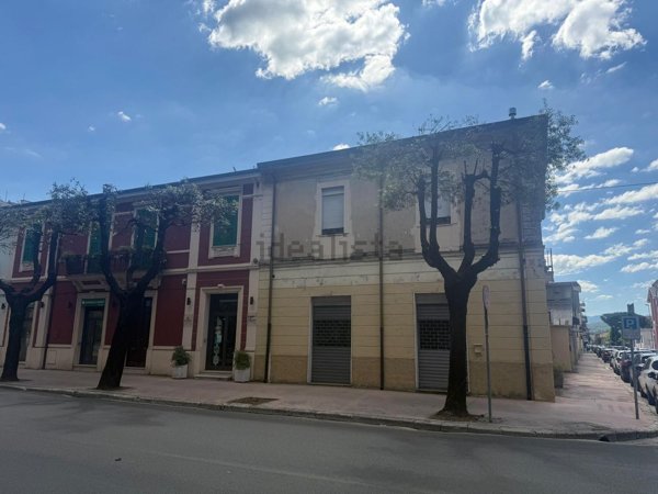 locale commerciale in vendita a Sora