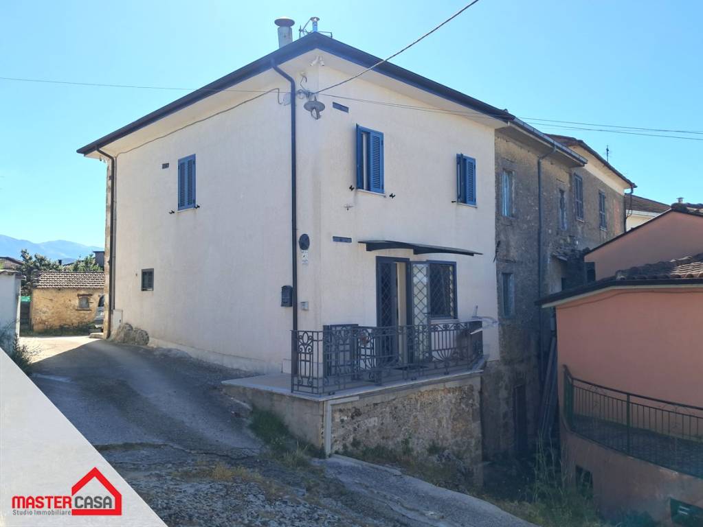 casa indipendente in vendita a Sora