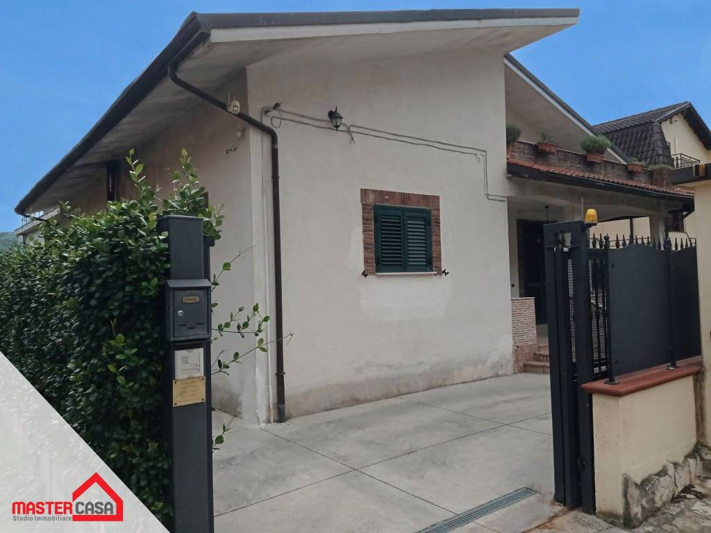 casa indipendente in vendita a Sora