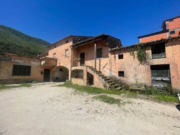 casa indipendente in vendita a Sora