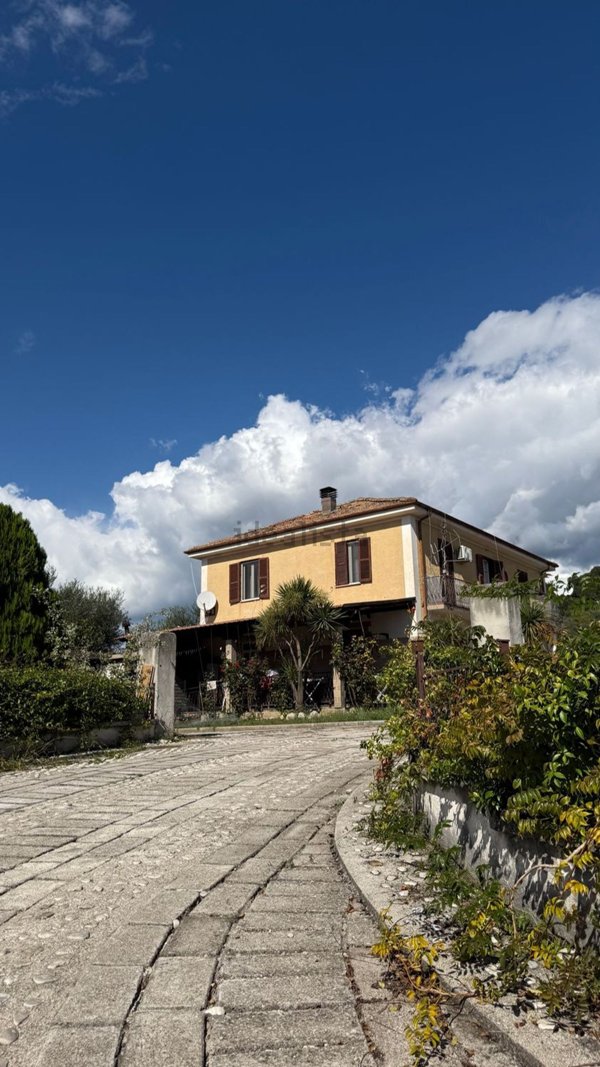 casa indipendente in vendita a Sora