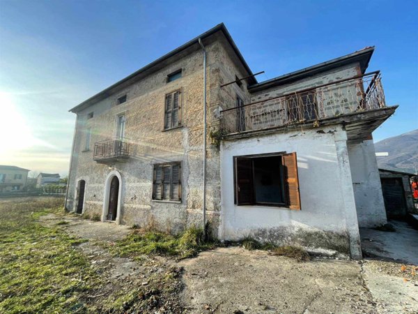 casa indipendente in vendita a Sora