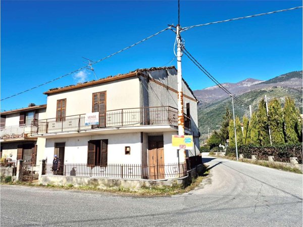 casa indipendente in vendita a Sora