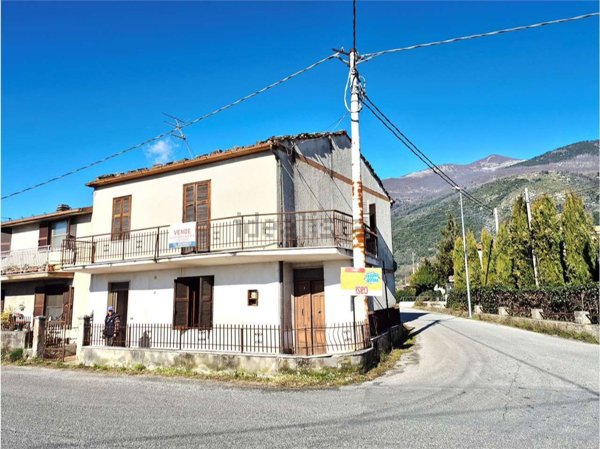 casa indipendente in vendita a Sora