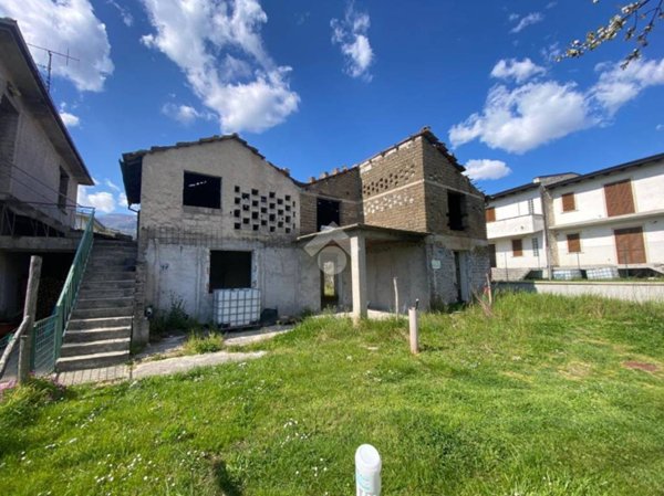 casa indipendente in vendita a Sora