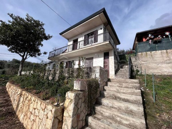 casa indipendente in vendita a Sora