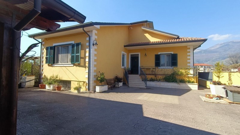 casa indipendente in vendita a Sora