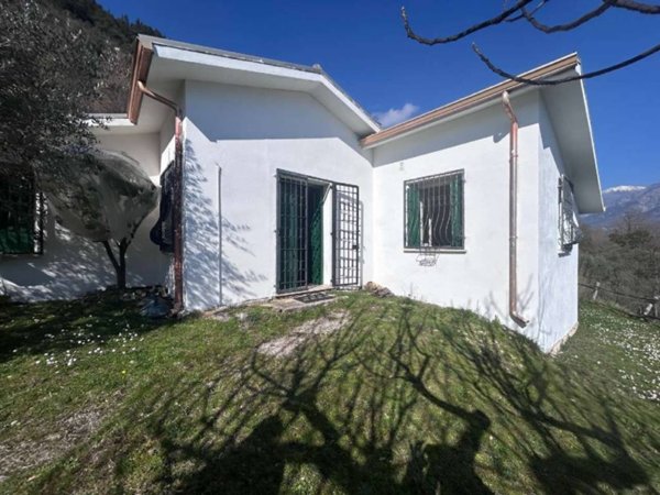 casa indipendente in vendita a Sora