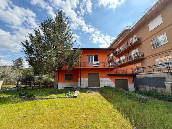 casa indipendente in vendita a Sora