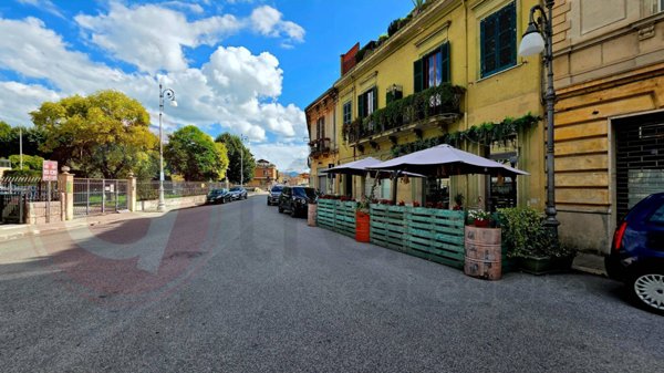 locale commerciale in vendita a Sora