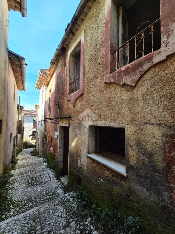 casa indipendente in vendita a Sora