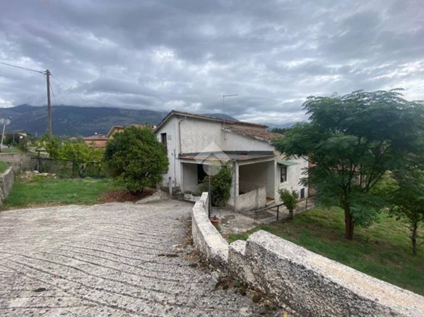 casa indipendente in vendita a Sora