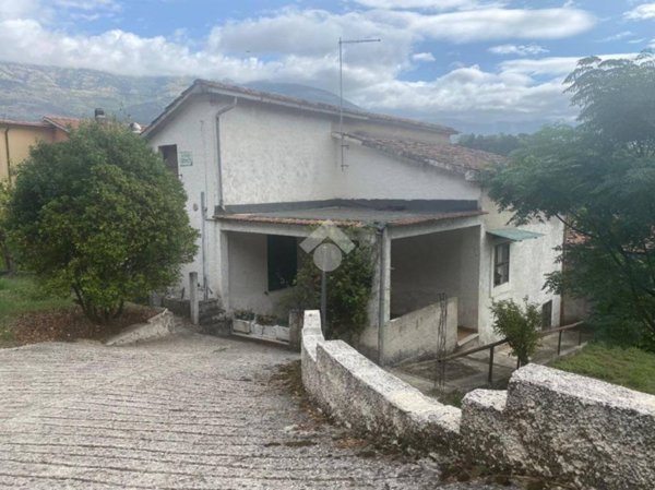 casa indipendente in vendita a Sora