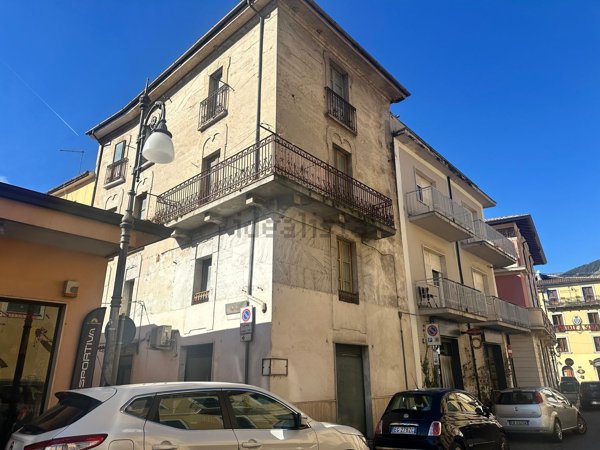 locale commerciale in vendita a Sora