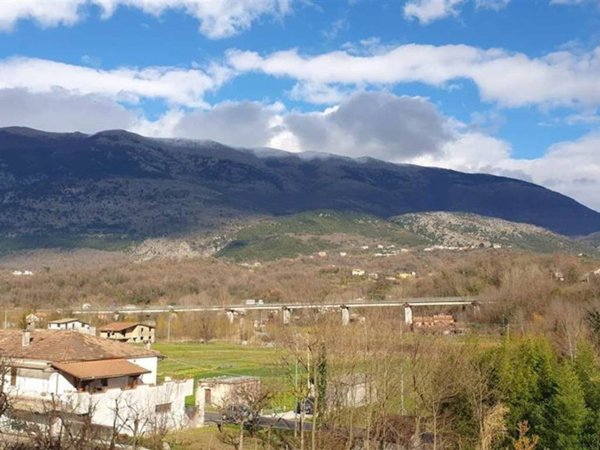 casa indipendente in vendita a Sora