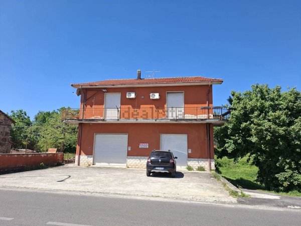 casa indipendente in vendita a Sora in zona Carnello