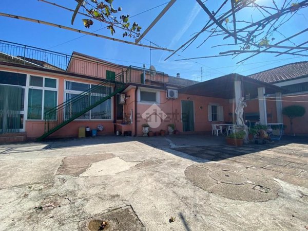 casa semindipendente in vendita a Sora in zona Carnello