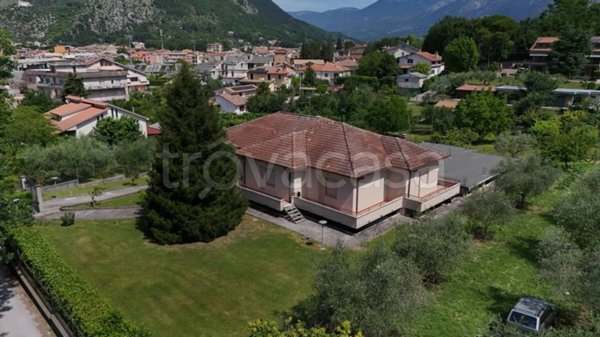 casa indipendente in vendita a Sora