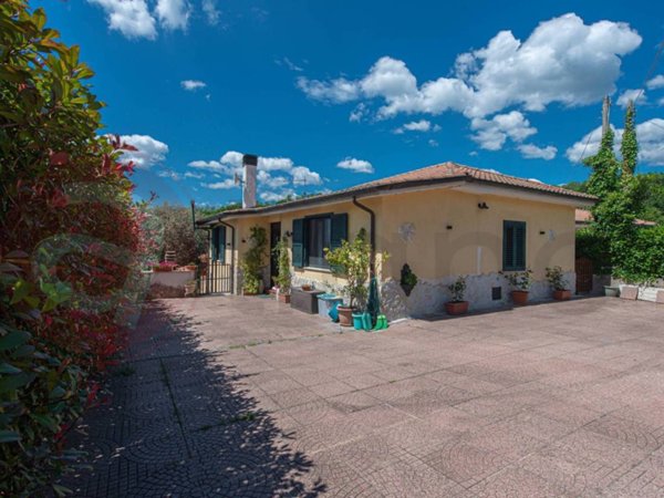 casa indipendente in vendita a Sora