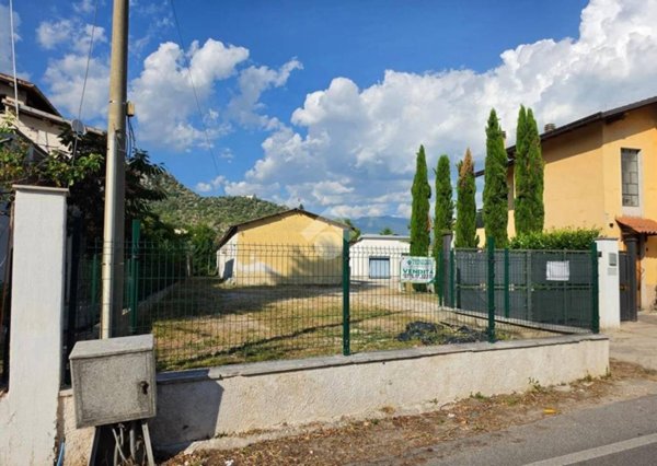 locale commerciale in vendita a Sora