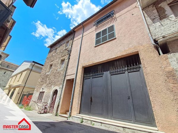 casa indipendente in vendita a Sora