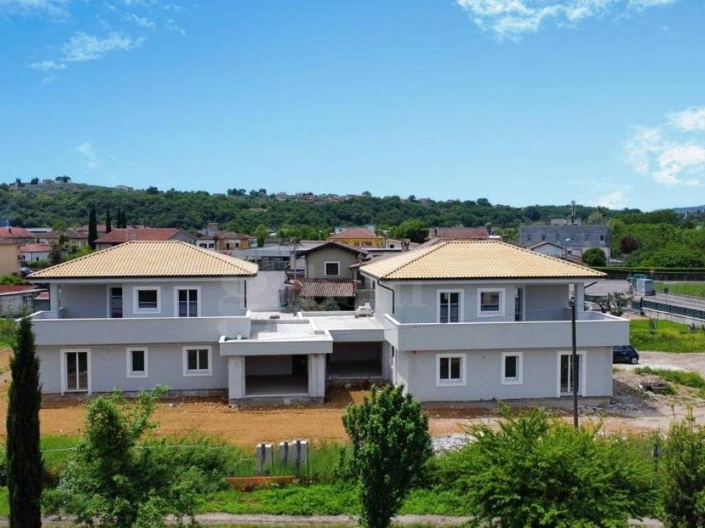 casa indipendente in vendita a Sora in zona Carnello