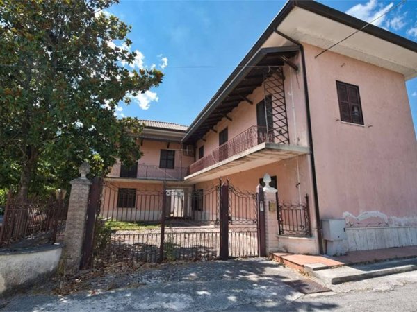 casa indipendente in vendita a Sora