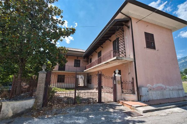 casa indipendente in vendita a Sora