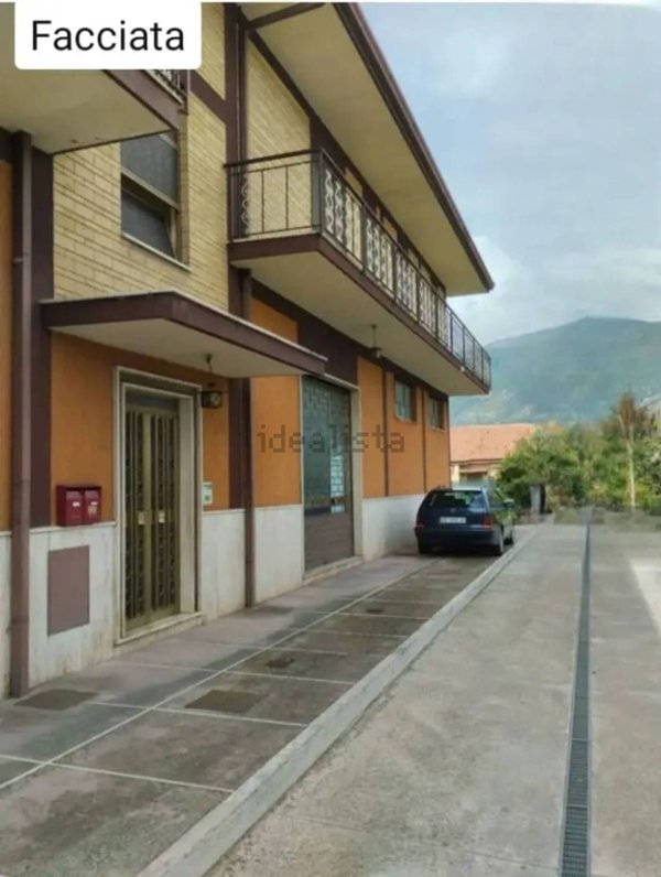 casa indipendente in vendita a Sora in zona Carnello