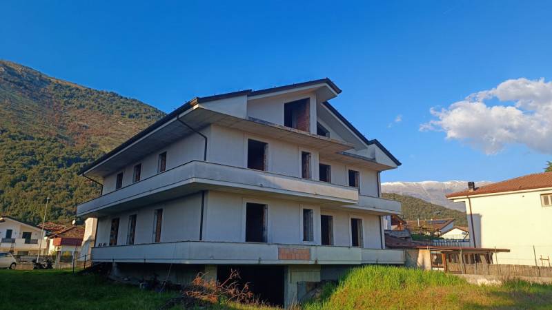 casa indipendente in vendita a Sora in zona Carnello