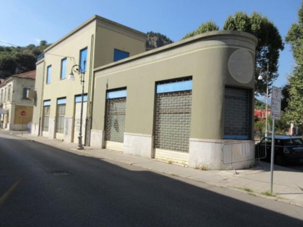 locale commerciale in vendita a Sora