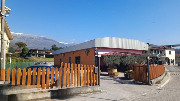 locale commerciale in vendita a Sora